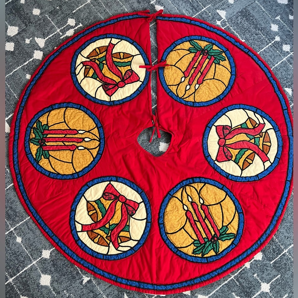 Handquilted Tree Skirt!